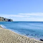 3 Bedroom Beautiful In Vakantiehuis Falerna
