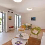 Vakantiehuis 3 Bedroom Beautiful In *