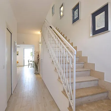 Vakantiehuis 3 Bedroom Beautiful In