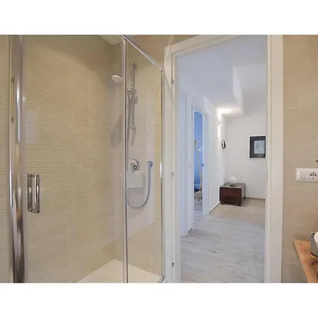 בית נופש 3 Bedroom Beautiful In פאלרנה