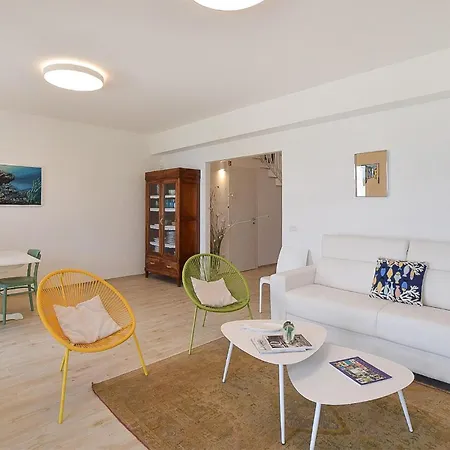 3 Bedroom Beautiful In בית נופש