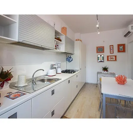 3 Bedroom Beautiful In * Falerna