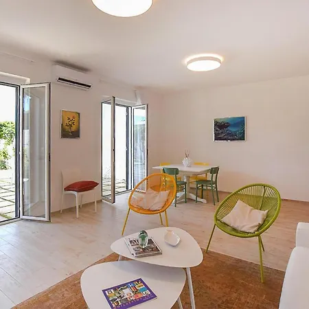 בית נופש 3 Bedroom Beautiful In *