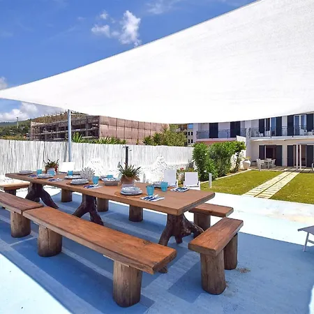 בית נופש 3 Bedroom Beautiful In