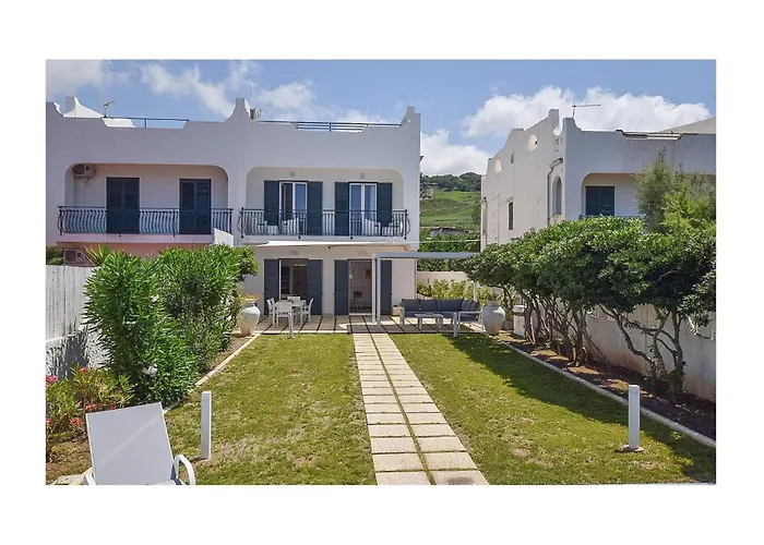 Casa de Férias 3 Bedroom Beautiful In Falerna