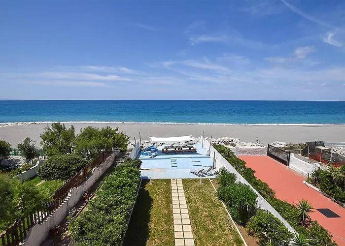 3 Bedroom Beautiful In Falerna