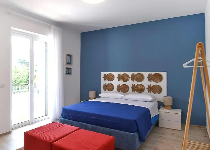 3 Bedroom Beautiful In * Falerna