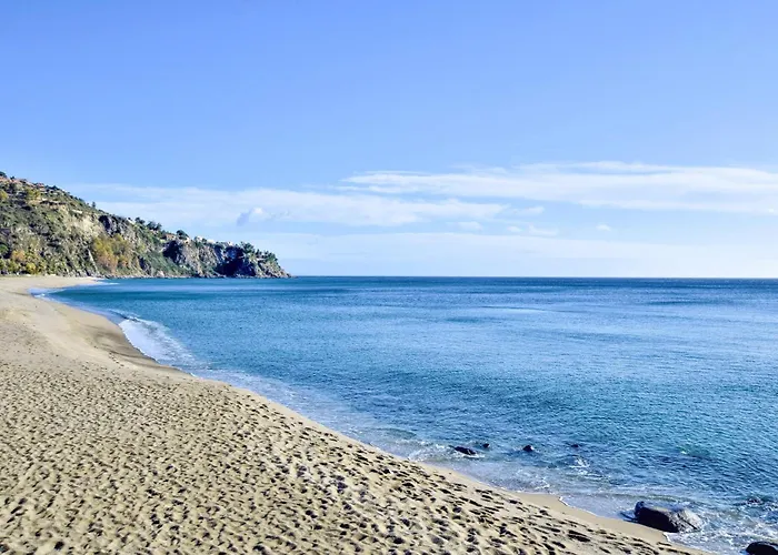 3 Bedroom Beautiful In Casa de Férias Falerna