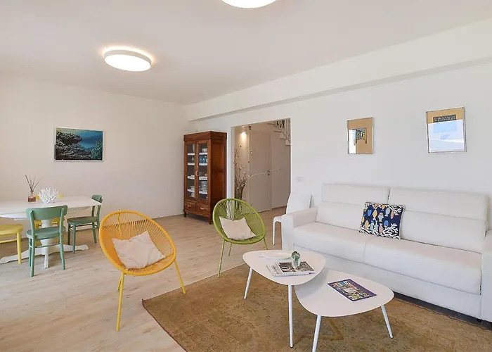 3 Bedroom Beautiful In Casa de Férias