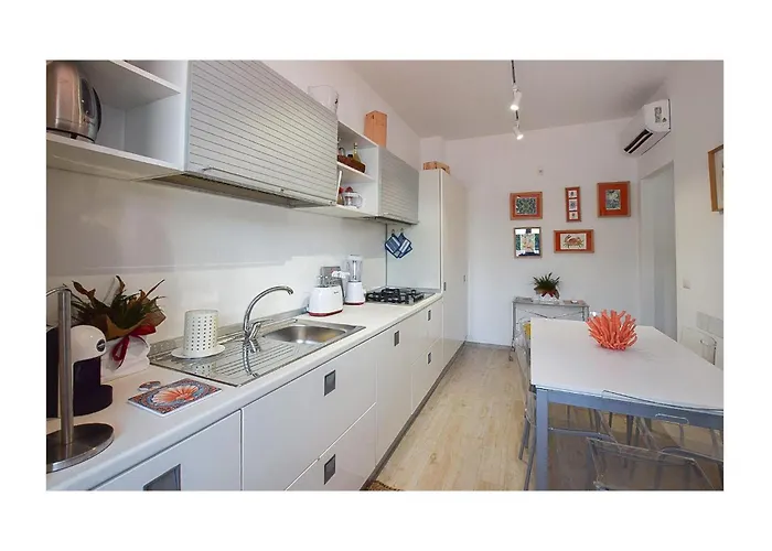 3 Bedroom Beautiful In * Falerna