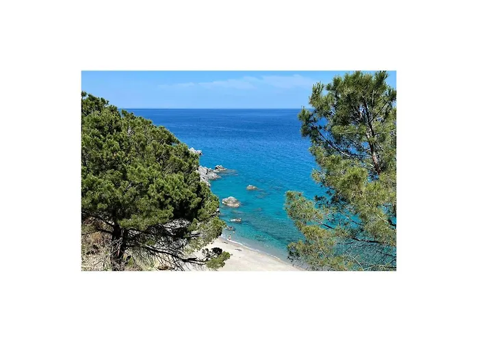 Casa de Férias 3 Bedroom Beautiful In Falerna