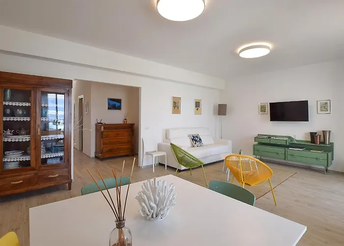 3 Bedroom Beautiful In * Falerna